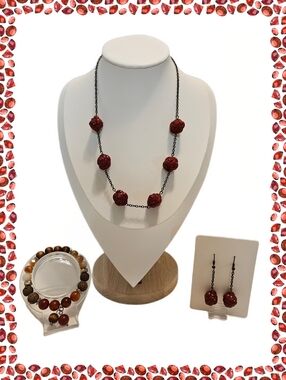 Burgandy Rose Bead Necklace Set